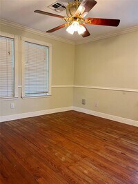 2504 Pine Tree Dr photo'