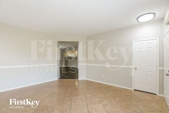 5616 S 55th Ln in Phoenix, AZ - Foto de edificio - Building Photo
