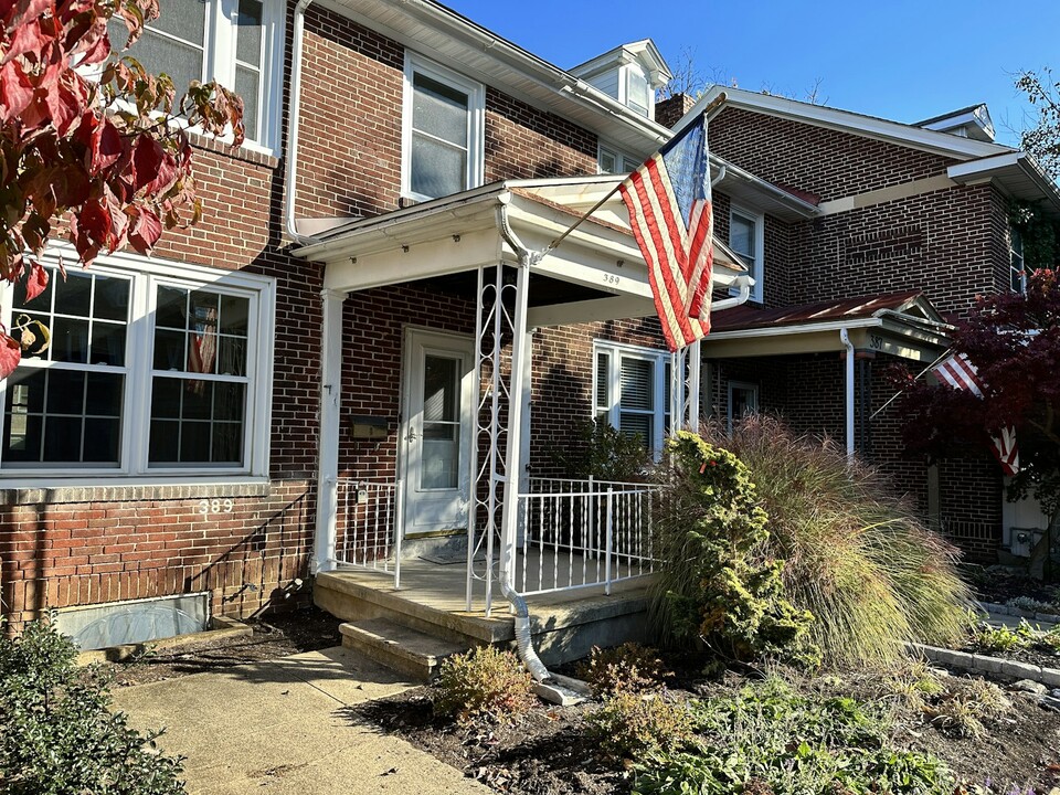 389 Oak Terrace in Reading, PA - Foto de edificio