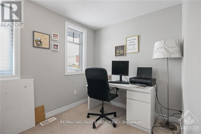 100 Lerta Way in Ottawa, ON - Building Photo - Building Photo