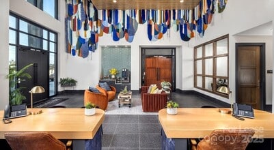 2010 N Brevard St, Unit B3 in Charlotte, NC - Building Photo - Building Photo