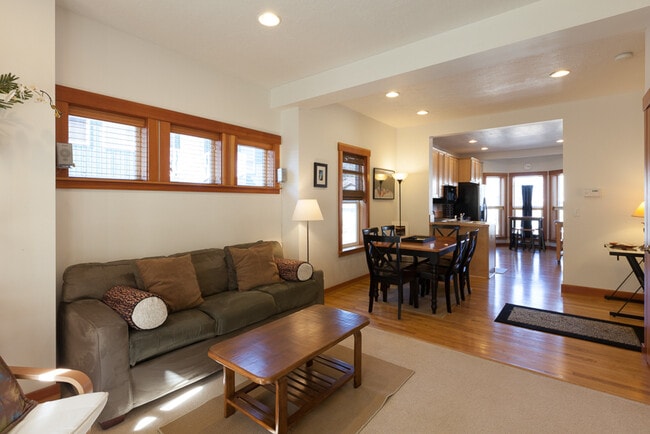 property at 1529 Wasco St