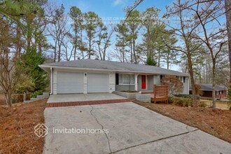 3954 Lindley Dr in Powder Springs, GA - Building Photo - Building Photo