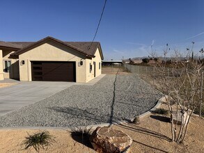 10367 9th Ave in Hesperia, CA - Building Photo - Building Photo