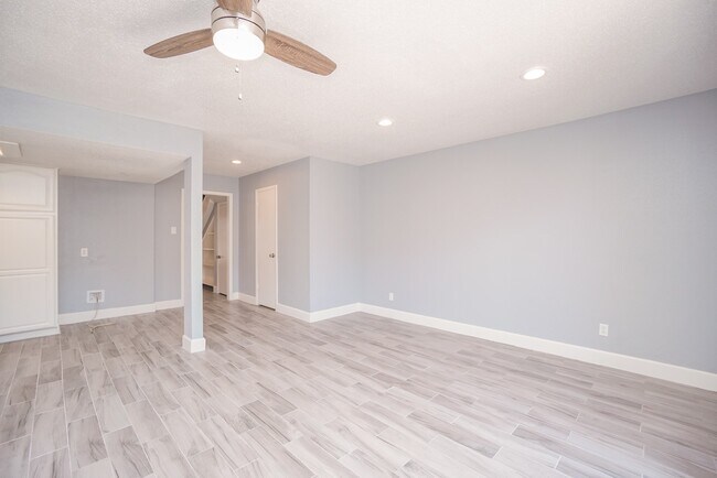 property at 2515 Oak Hill Dr