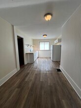 2868 McKoon Ave, Unit 2 in Niagara Falls, NY - Foto de edificio - Building Photo
