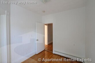 117 Harvard St, Unit #3 in Cambridge, MA - Building Photo - Building Photo