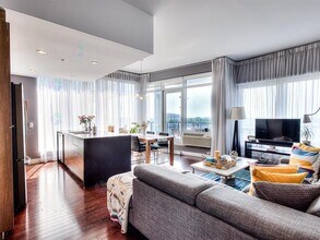 7525 Mountain Sights Av in Montréal, QC - Building Photo - Building Photo
