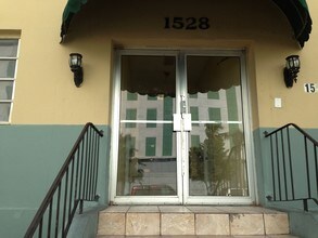 Marlin Manor Apartments in Miami, FL - Building Photo - Building Photo