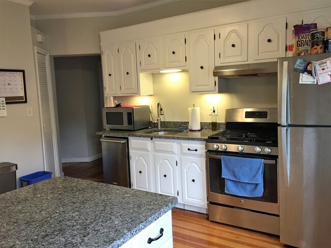 519 Main St, Unit 1 in Medford, MA - Building Photo - Building Photo