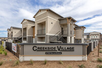 Creekside Village in Clovis, CA - Building Photo - Building Photo