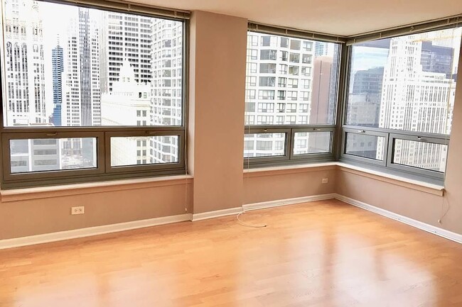 440 N Wabash Ave, Unit 2903 in Chicago, IL - Building Photo - Building Photo