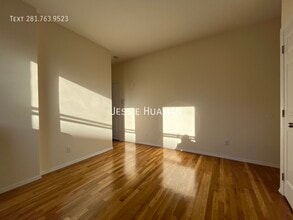 207-209-209 W 11th St in New York, NY - Building Photo - Building Photo