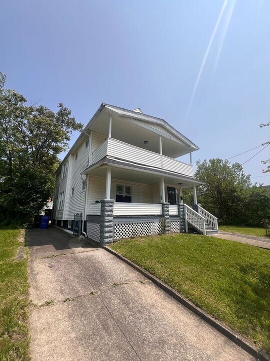 4275 E 114th St in Cleveland, OH - Building Photo