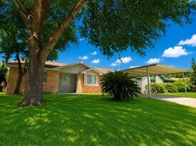 723 Onaleigh Dr in Channelview, TX - Building Photo