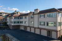 Sea Breeze in Edmonds, WA - Foto de edificio - Building Photo