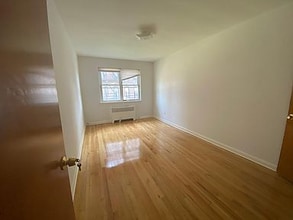 2914 Middletown Rd in Bronx, NY - Building Photo - Building Photo