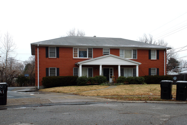 2305 Terrier Ln in Louisville, KY - Building Photo - Building Photo