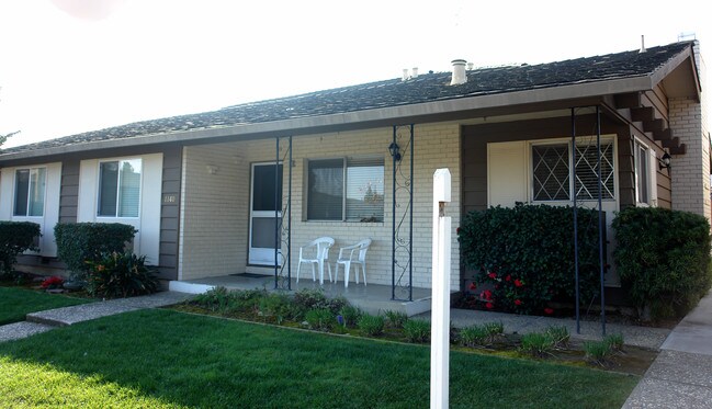 1140 Starbird Cor in San Jose, CA - Foto de edificio - Building Photo