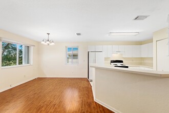 8460-8466-8466 NW 40th St in Coral Springs, FL - Building Photo - Building Photo