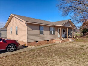 2401 Viking Dr in Humboldt, TN - Building Photo - Building Photo