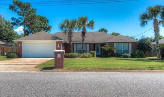 2108 Ortega St in Navarre, FL - Building Photo