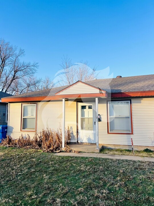 1718 E Oak Ave in Enid, OK - Building Photo