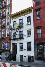 118 E First St in New York, NY - Building Photo - Building Photo