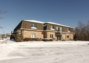 Warren Apartments in Chelsea, MI - Building Photo