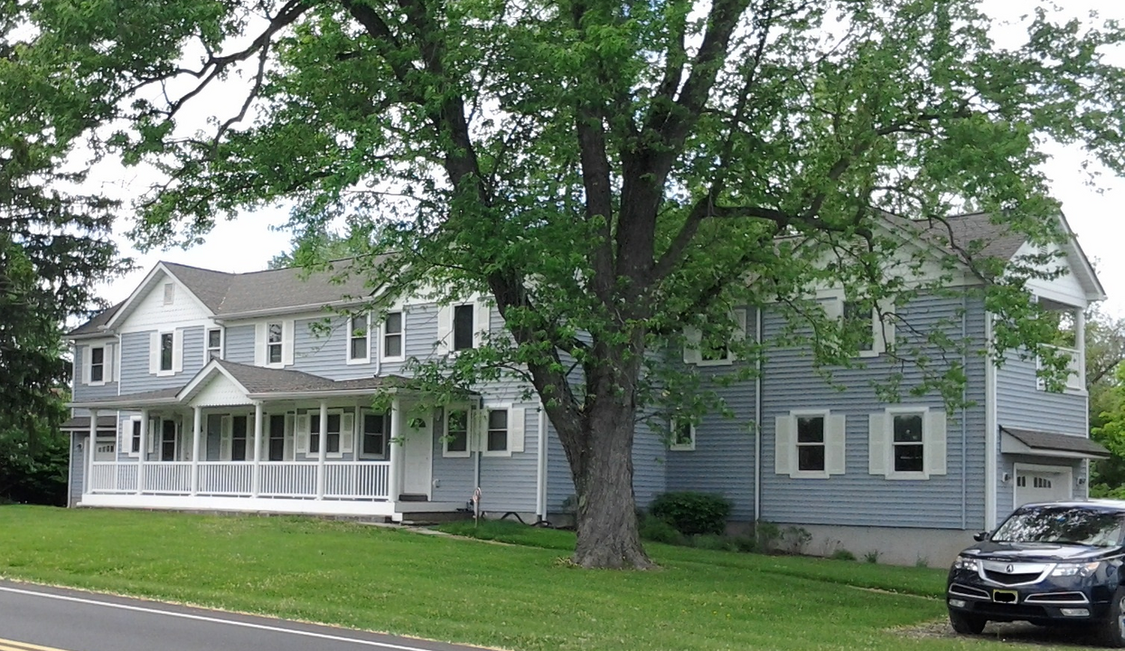 341 Old York Rd, Unit B in Flemington, NJ - Foto de edificio