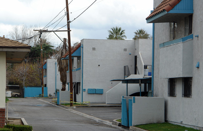 1563 N D St in San Bernardino, CA - Foto de edificio - Building Photo