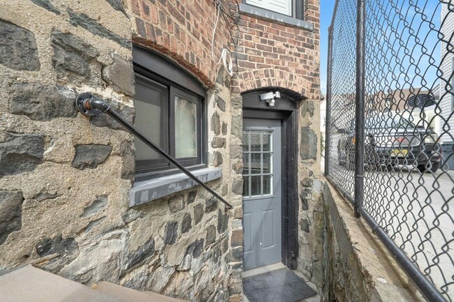 property at 722 27th St