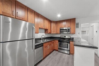 925 W 30th St in Los Angeles, CA - Building Photo - Building Photo