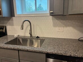 1006 Willard Dr, Unit Fully furnished apartment in Blacksburg, VA - Building Photo - Building Photo