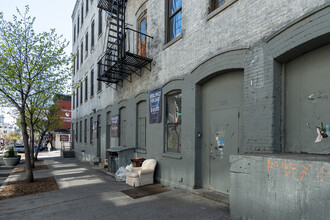 235 Berry St in Brooklyn, NY - Building Photo - Building Photo