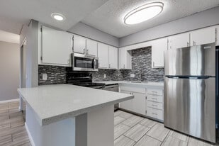 Mark 1 Apartments in Las Vegas, NV - Building Photo