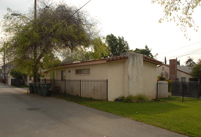 26-28 S Daisy Ave in Pasadena, CA - Building Photo - Building Photo