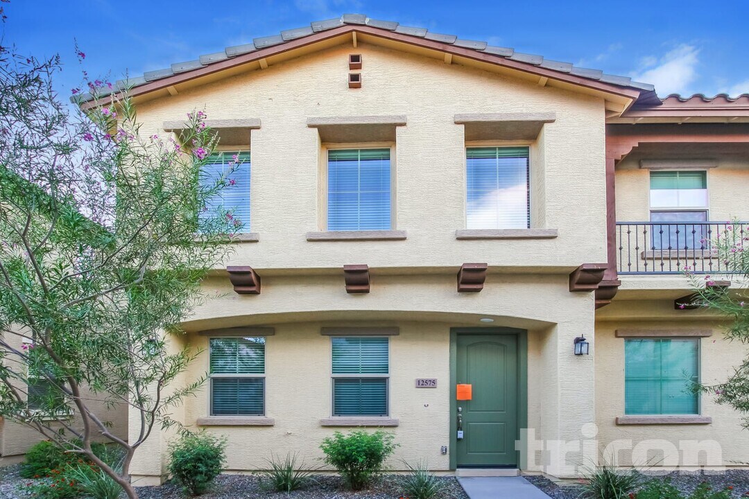 12575 W Gentle Rain Rd in Peoria, AZ - Building Photo