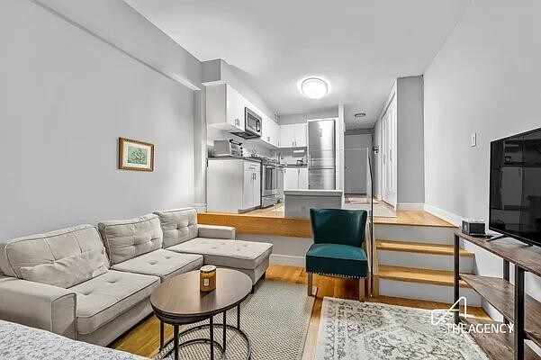 211 Thompson St in New York, NY - Foto de edificio