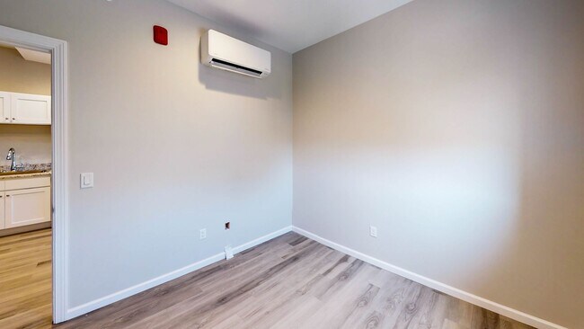 337 Main St in West Haven, CT - Foto de edificio - Building Photo
