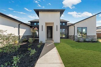 430 Whispering Wy in Red Oak, TX - Building Photo - Building Photo