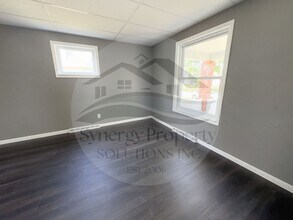 428 N Pearl St in Crestline, OH - Building Photo - Building Photo