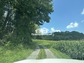 17825 Falls Rd in Upperco, MD - Building Photo
