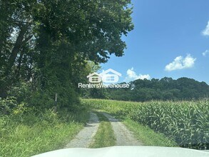 17825 Falls Rd in Upperco, MD - Foto de edificio - Building Photo