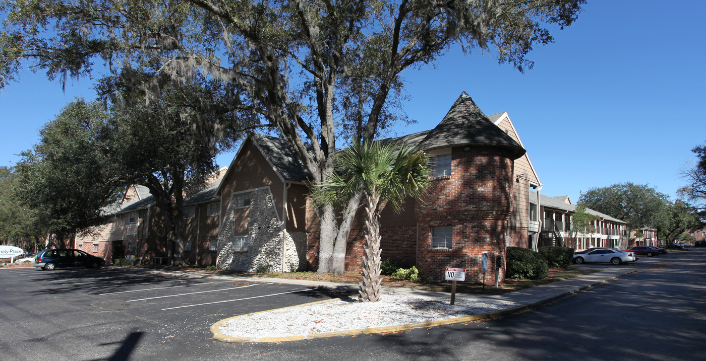 University Place Apartments in Jacksonville, FL - Building Photo