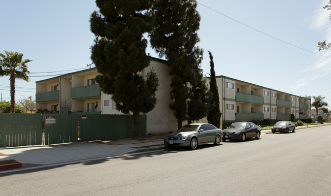 14020 Budlong Ave in Gardena, CA - Foto de edificio - Building Photo