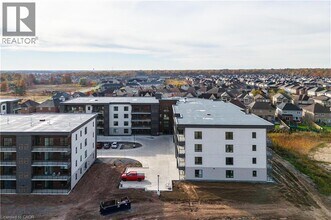 7549 Kalar Rd in Niagara Falls, ON - Building Photo - Building Photo