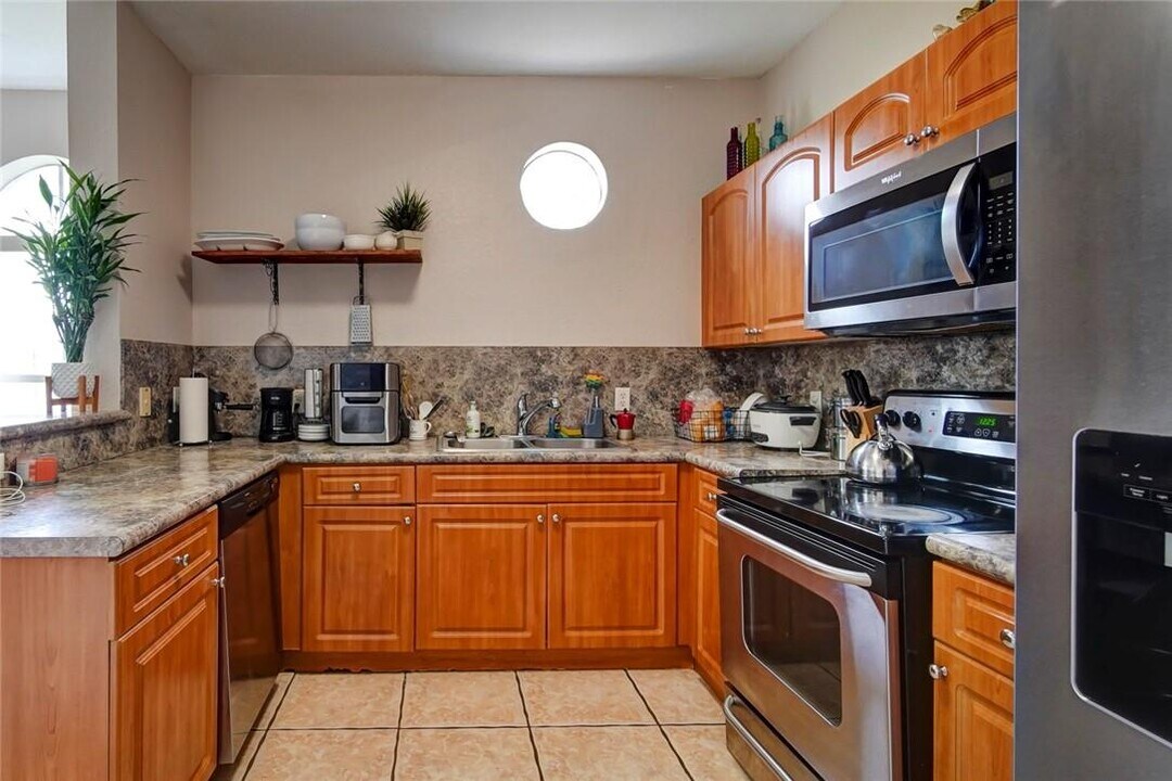 4361 SW 160th Ave, Unit 100 in Miramar, FL - Building Photo