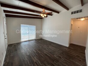 2119 E Griffith Way in Fresno, CA - Building Photo - Building Photo