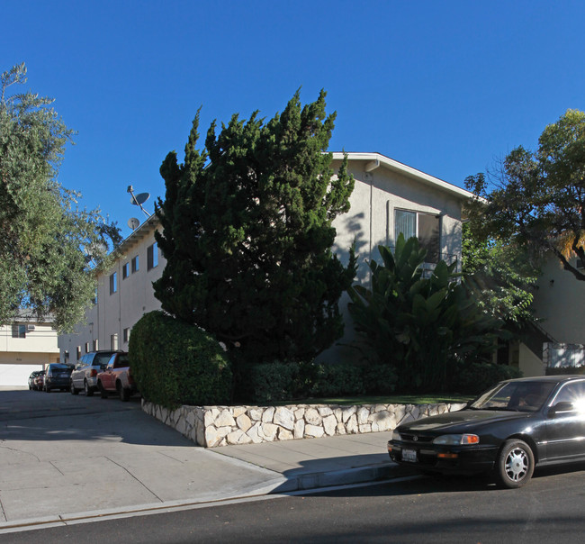 535 E Santa Anita Ave in Burbank, CA - Building Photo - Building Photo